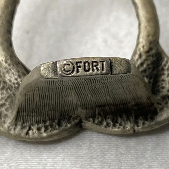 The Fort Scarf Ring Bullhead Mixed Metal Brass Pewter Look Antler Leaf Design - Picture 7 of 9